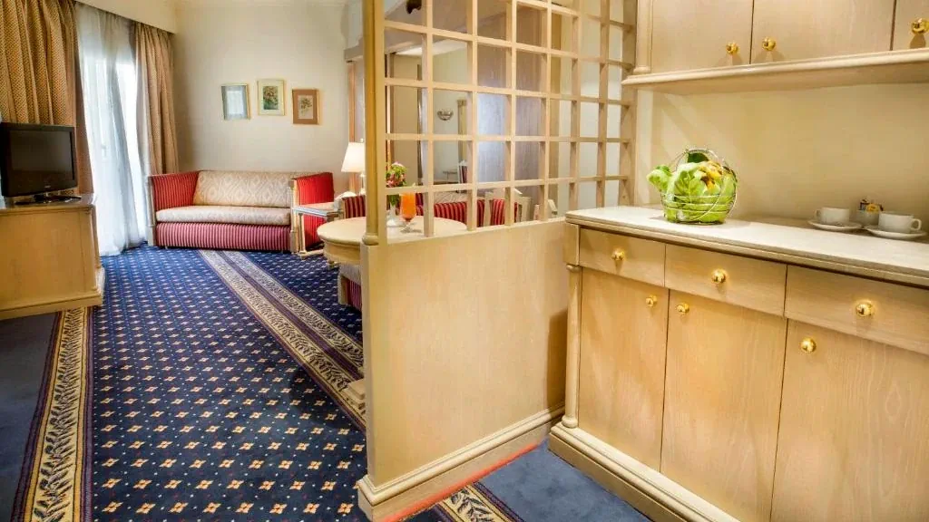 الفندق بيراميزا إيزيس الأقصر - الأقصر